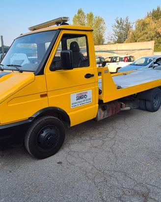 carroattrezzi patente b iveco daily