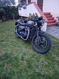 Triumph street twin cafe racer