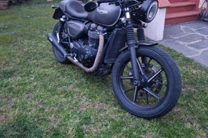 Triumph street twin cafe racer
