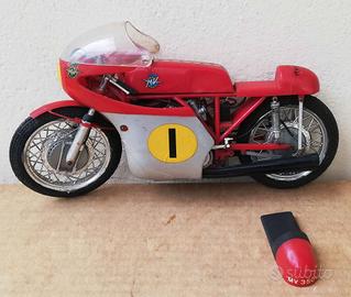 modellino moto  MV Agusta 350cc 3 Cilindri