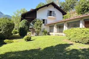 A Cavalese, villa con ampio giardino privato