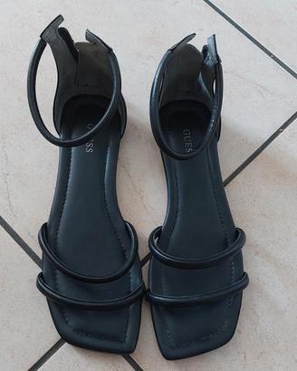 sandali Guess