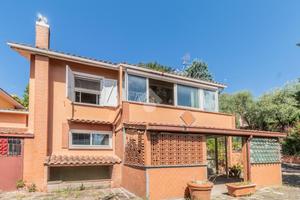 PORZIONE DI BIFAMILIARE A SUTRI