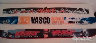 Tre bandaneIn blocco. Vasco e Ligabue.