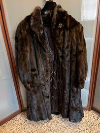 Visone marrone scuro