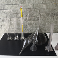 Oggetti in vetro vecchi