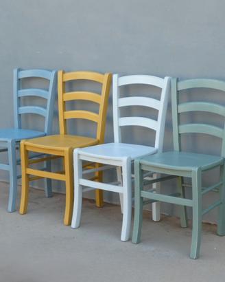 Quattro sedie laccate quattro colori Shabby Chic
