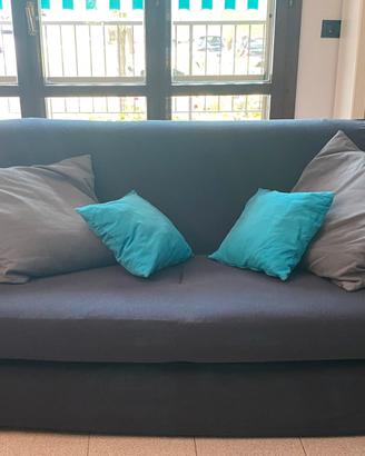 2 divani di cui 1 divano-letto