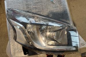 fanale anteriore destro renault trafic 2016