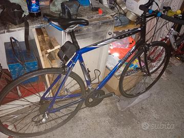 bici corsa decathlon  guarnitura TIAGRA 105
