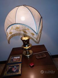 Abat-jour ottone con cupola stoffa e perline