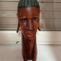 statua africana in legno da esposizione 