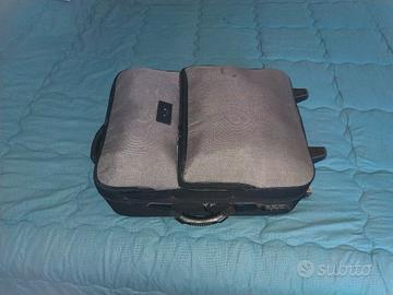 Astuccio-trolley per strumenti musicali 