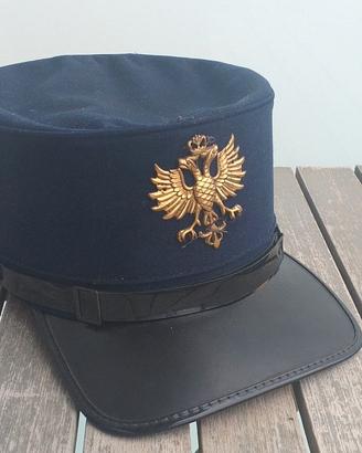 Kepì vintage del dopoguerra di produzione tedesca