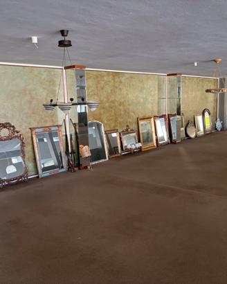 Specchi Specchire varie in stile arredamento