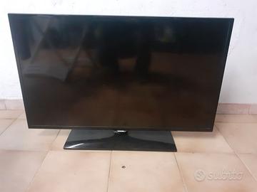 TV Samsung 40"  +  Decoder  Est  DVB -T2