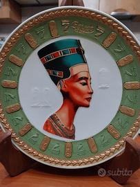 piatto in pregiata porcellana reale Fathi Mahmoud