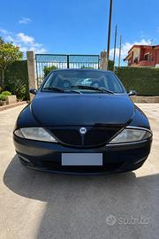 Lancia y