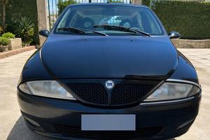 Lancia y