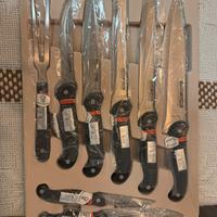 Set di servizio completo di coltelli acciaio