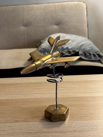 Aereo in ottone realizzato con bossoli