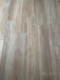 Piastrelle gres color legno - 17mq