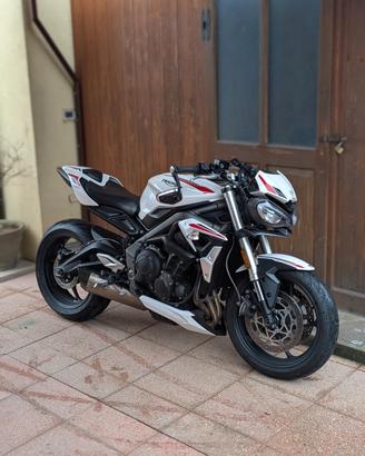 Triumph street triple 660 s A2