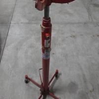 Sollevatore idraulico telescopico a carrello auto