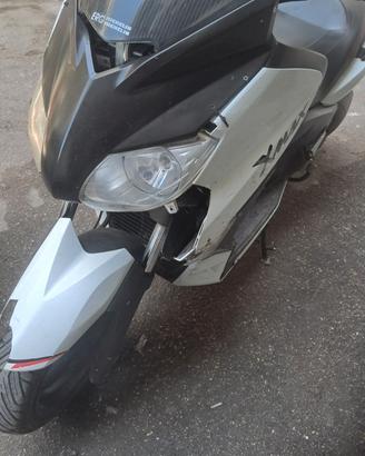 Yamaha xmax 250cc