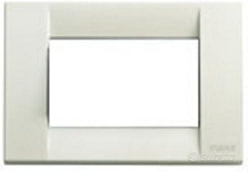 Placca Classica Vimar Serie Idea - 3 Moduli, In Metallo Colore Avorio, Per Installazione Elettrica