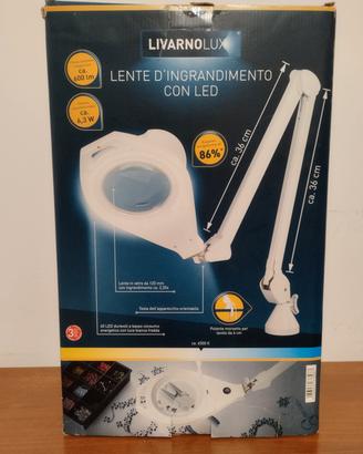Lente di ingrandimento con Led. Nuova, mai usata.