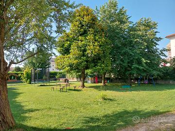 Due case accostate in 1200 mq di terreno edificabi