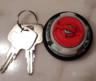 Tappo serbatoio auto 