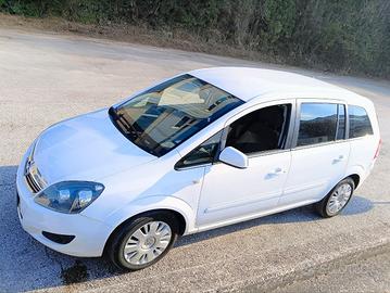 Opel Zafira 7 POSTI Cosmo