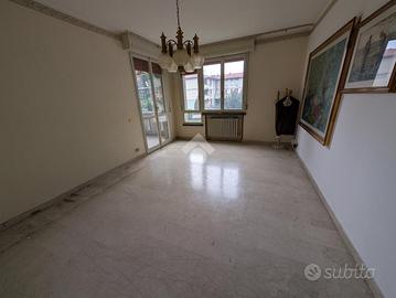 5 LOCALI A MONTECCHIO EMILIA