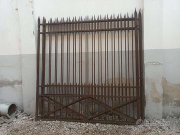 GRANDE CANCELLO D'EPOCA IN FERRO BATTUTO A MANO