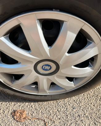 Copricerchi universali 14 con adesivo fiat