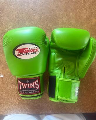 Guantoni Twins Special 16 OZ – Come nuovi