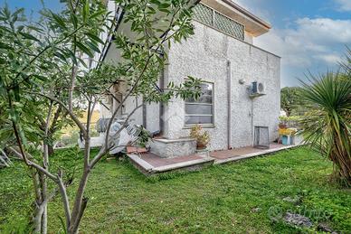 PORZIONE DI BIFAMILIARE A CIVITAVECCHIA