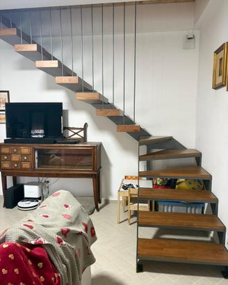 Scala interna a giorno acciaio-legno a Rieti