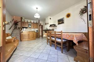 Villetta a schiera di 134 m² con 3 locali e box au
