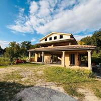 Stabile in costruzione per villa plurifamiliare