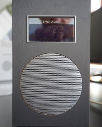 Radio Tivoli Audio Model 10 grigio alluminio scuro