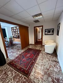 Stanza in studio condiviso