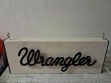 insegna luminosa pubblictaria wrangler