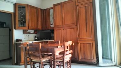 Cucina abitabile legno puro noce veneto