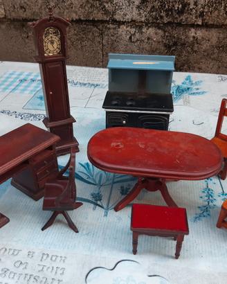 mobili speciali per la casa delle bambole 