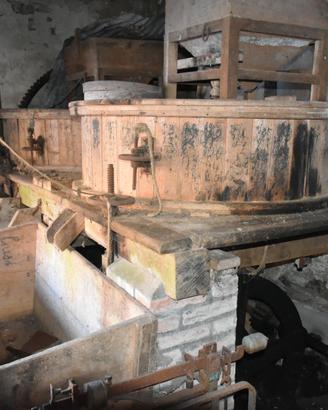 Antico Mulino Completo Macine in Pietra Meccanismi