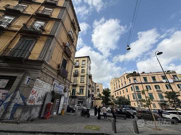 MONOLOCALE A NAPOLI