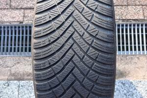 4 Gomme invernali Hankook 215/45R17 91V